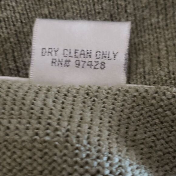 Neiman Marcus Exclusive Collarless Button Front V-neck Sweater Cardigan Size S - Picture 6 of 7